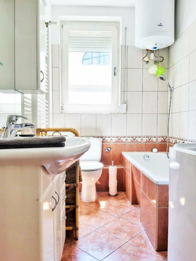 Gold Rose Apartment With 3 Rooms Budapest Bagian luar foto