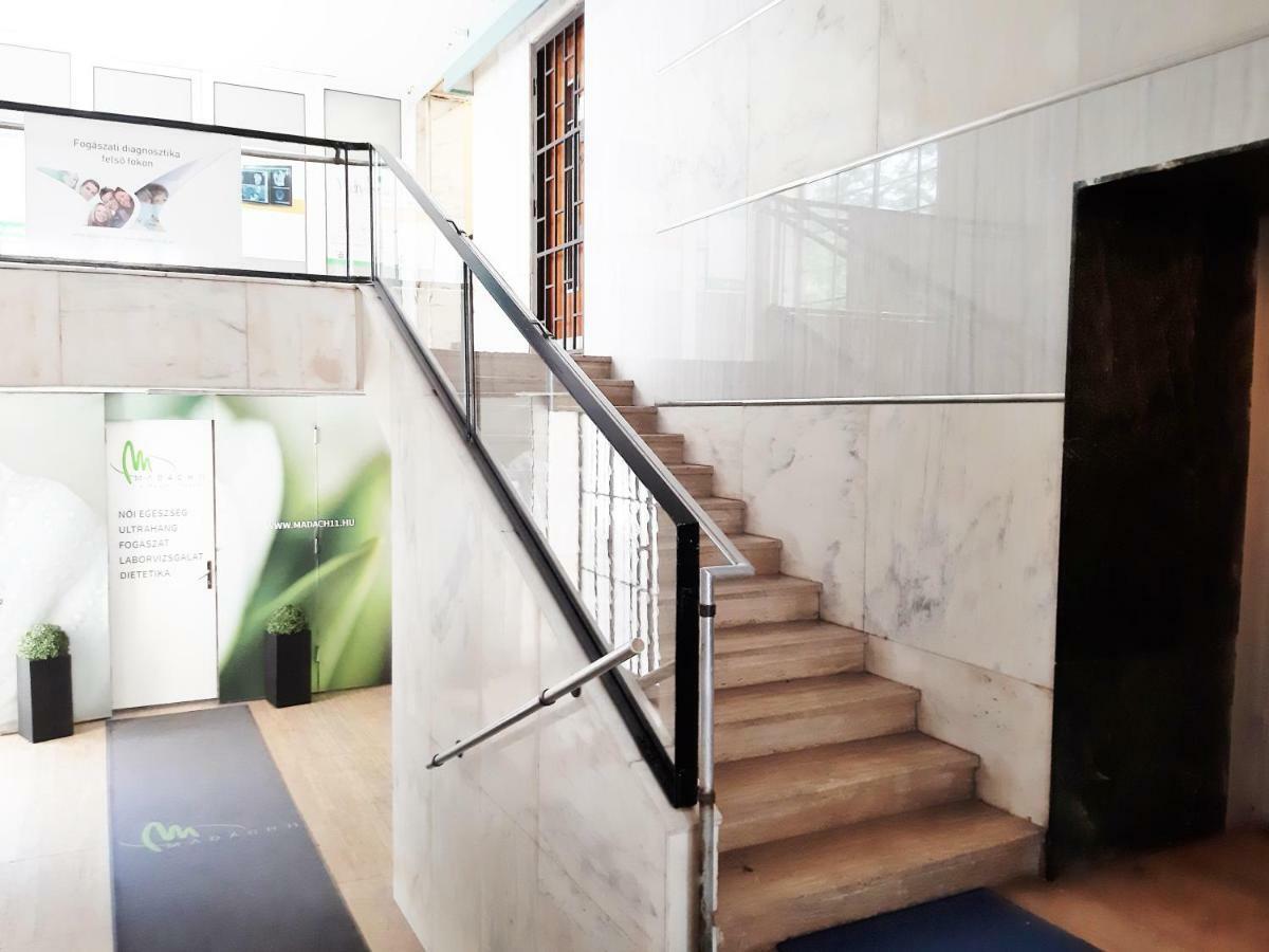Gold Rose Apartment With 3 Rooms Budapest Bagian luar foto