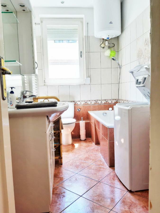 Gold Rose Apartment With 3 Rooms Budapest Bagian luar foto