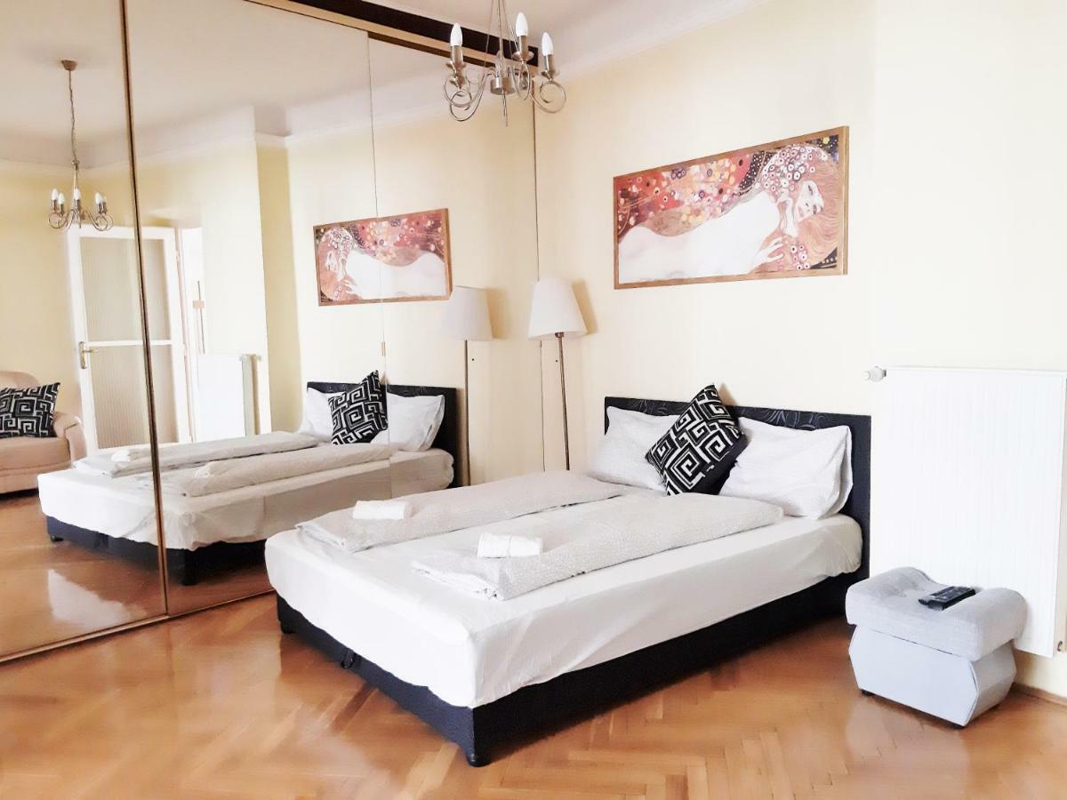 Gold Rose Apartment With 3 Rooms Budapest Bagian luar foto