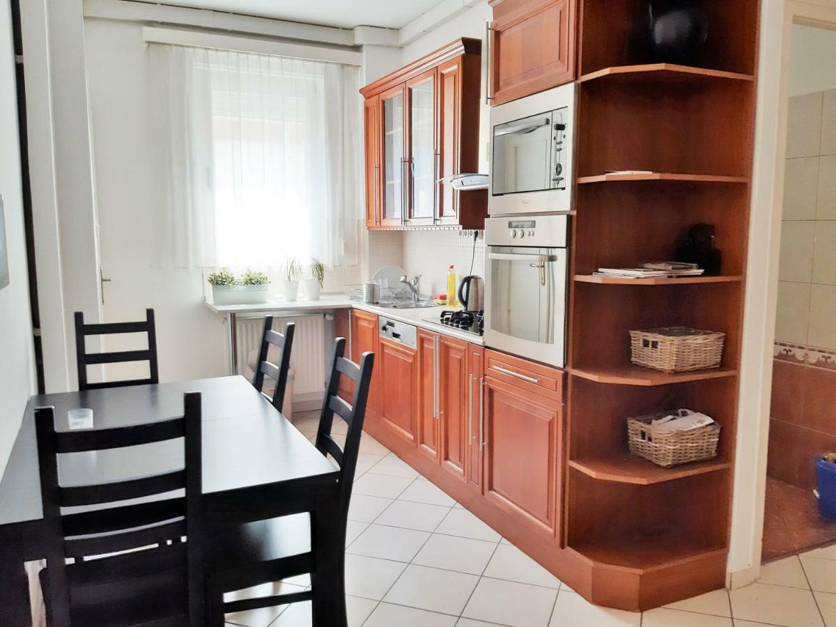 Gold Rose Apartment With 3 Rooms Budapest Bagian luar foto